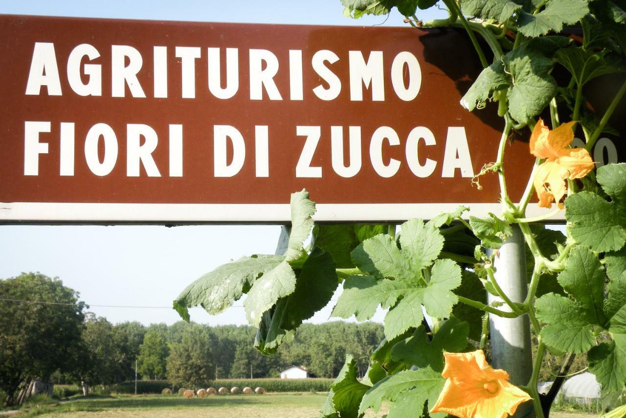 Agriturismo Fiori Di Zucca Fossano Exterior foto